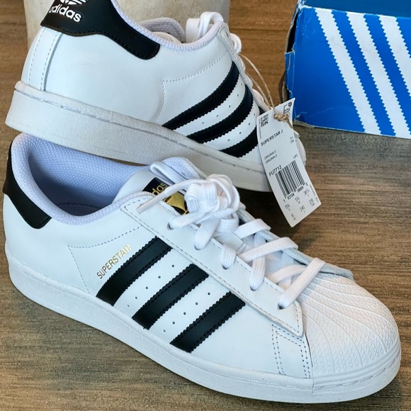 adidas Other - NIB ADIDAS SUPERSTAR CLOUD WHITE/BLACK SIZE 6 YOUTH